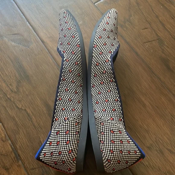 Rothy’s The Point Flat in Coral Dot size 7 - Picture 3 of 8